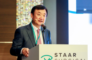 EVO ICL APAC Experts Summit
                Presentation: '15-Year Long-Term Clinical Outcomes of ICL'
                CEO Dr. Jong-Ho Lee, Founder of BGSS Eye Clinic
                Recipient of the Outstanding Global Contribution to EVO ICL Award - First in Korea
                